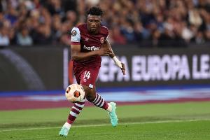 罗马诺：热刺下周将再次报价库杜斯，切尔西也与球员团队接触