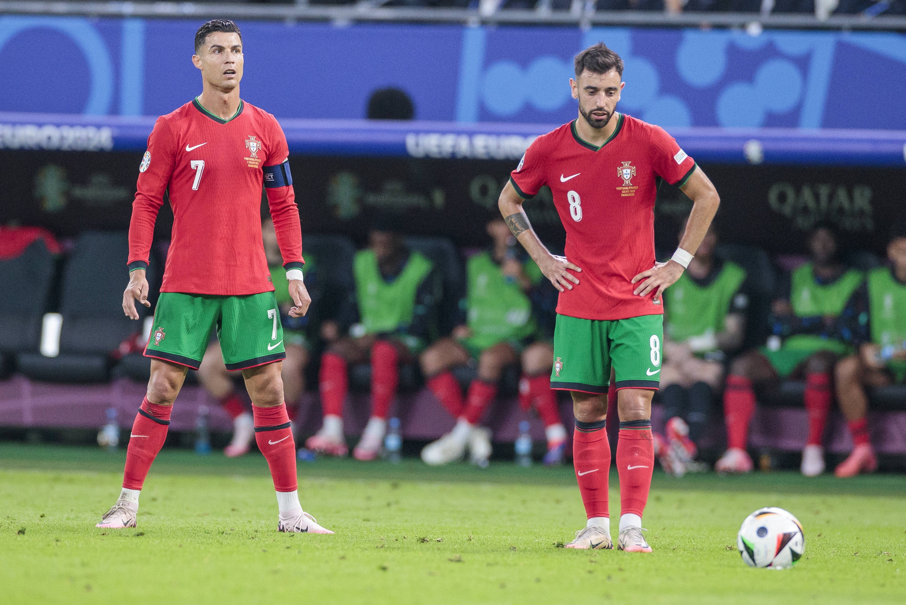 华体会体育-C罗力邀B费加盟沙特未果，英媒称B费希望至少再留欧洲一年