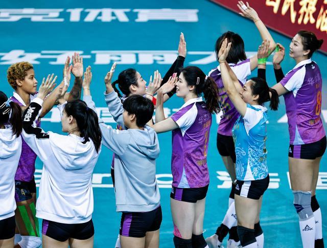 发扣拦防全面压制 天津女排轻取江苏加冕第十四冠